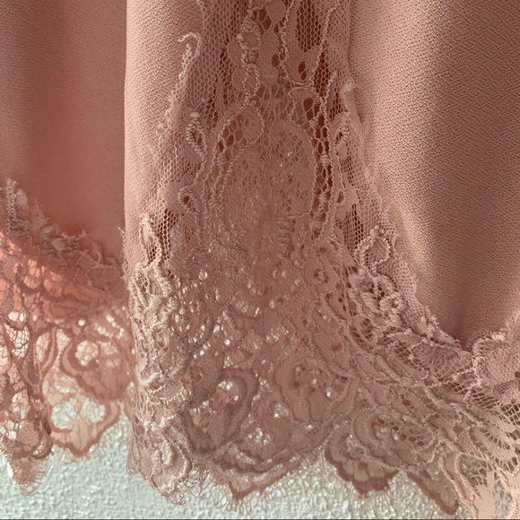 DYNAMITE🌟 lace top - Picture 3 of 3